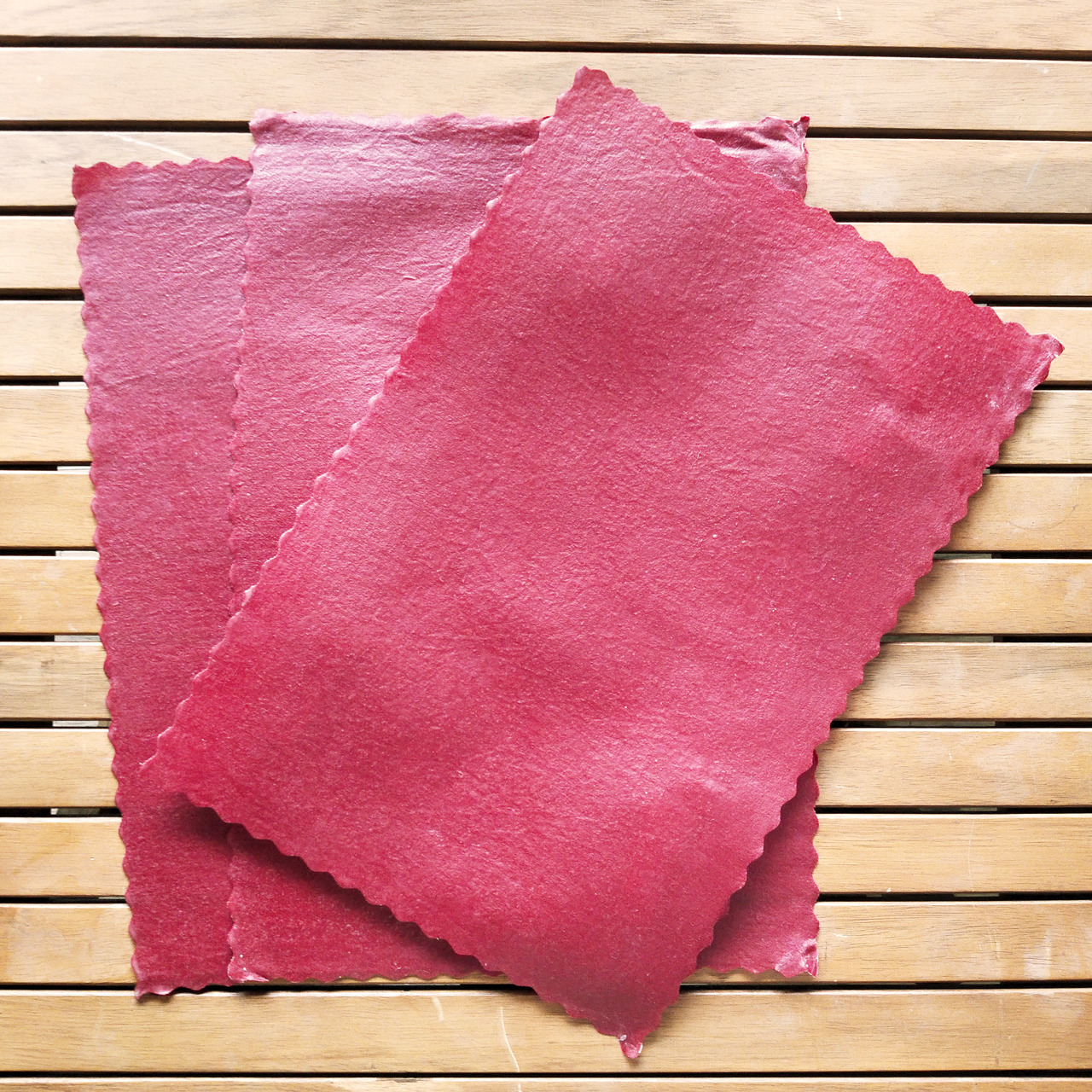 「茜染め」by 冨貴工房